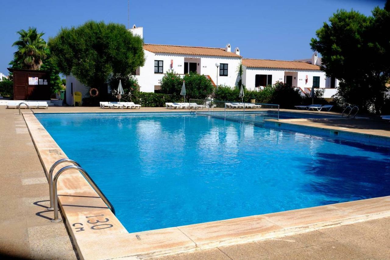 Vistas Al Mar Y La Piscina Apartment Arenal d'en Castell Exterior foto
